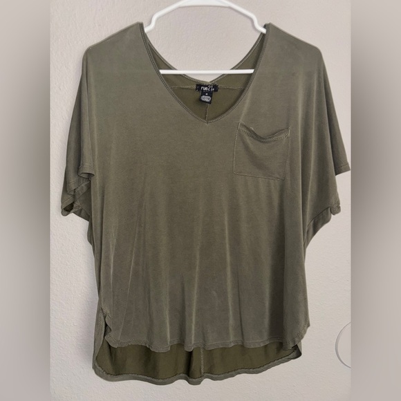 Vintage army green ladies crop top front pocket silky lightweight rue21 rare! - Picture 8 of 12